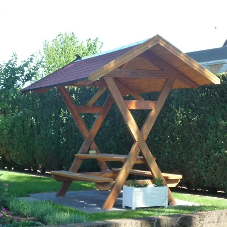 Wolf Apartment *